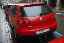 czerwony Volkswagen